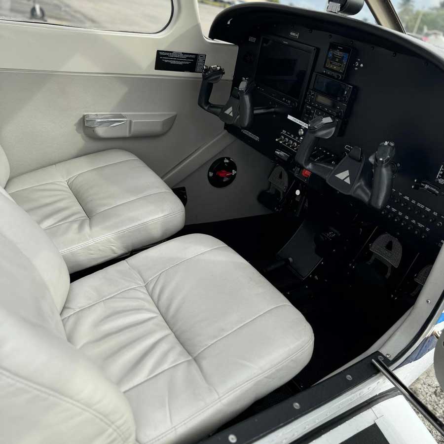 flight-school-versus-college-for-pilots flight school versus college for pilots